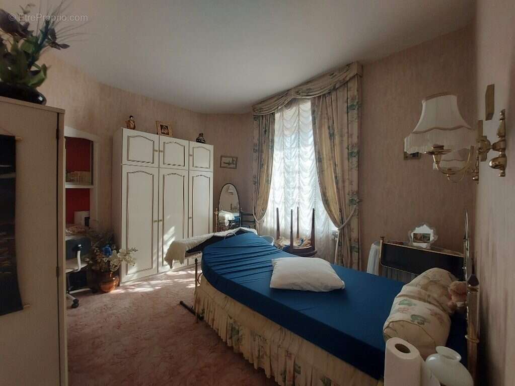 Maison à DONVILLE-LES-BAINS