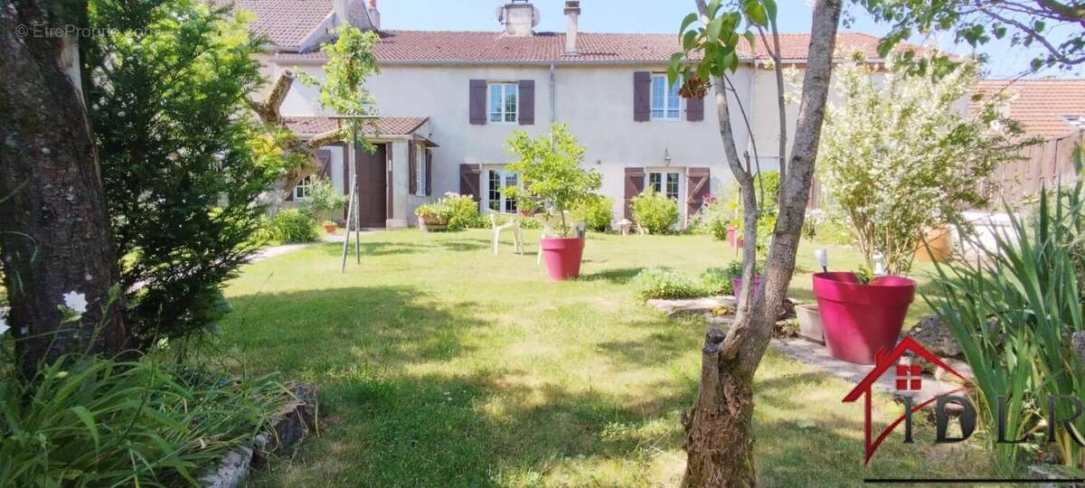Maison sept pièces, 183 mètres carrés avec grange - photo 8