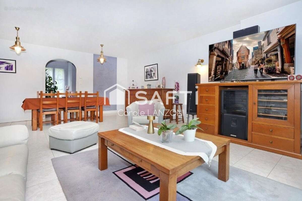 Maison 290 m² à Argentre-Du-Plessis  - photo 4