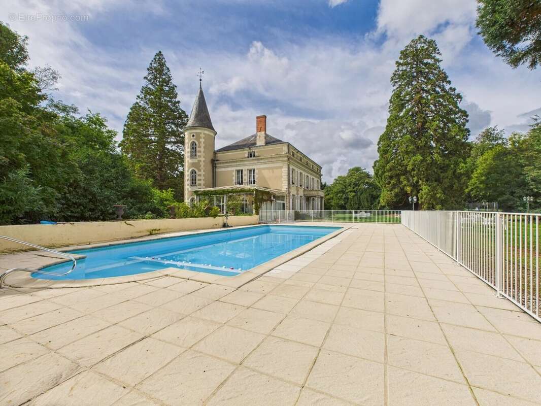 Maison à TOURNON-SAINT-PIERRE