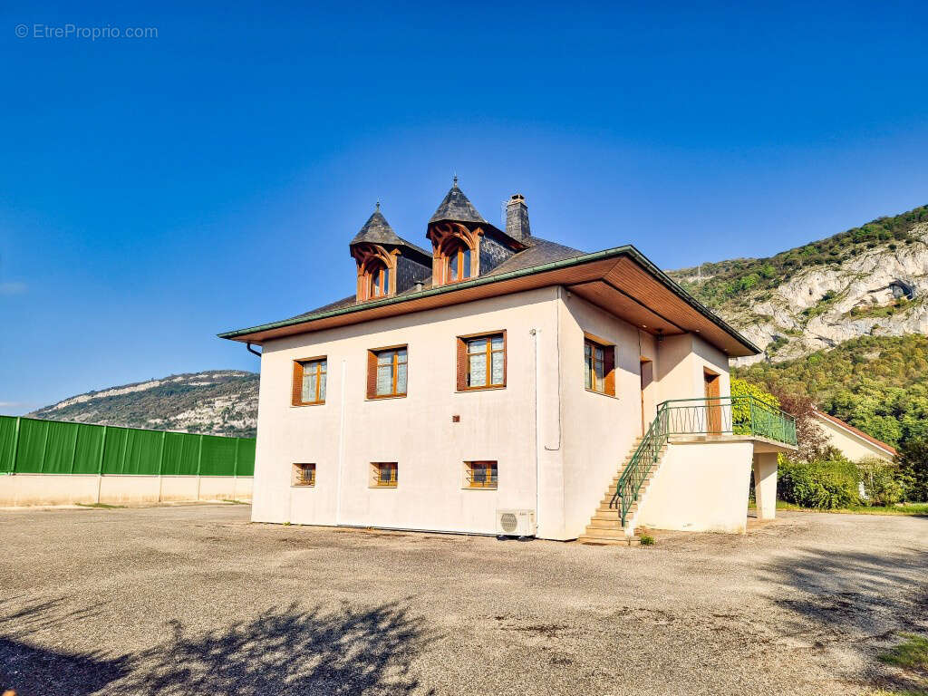 Virignin : maison env. 127 m2 avec ascenseur et sous-sol complet sur un terrain de 1483 m2 - photo 3