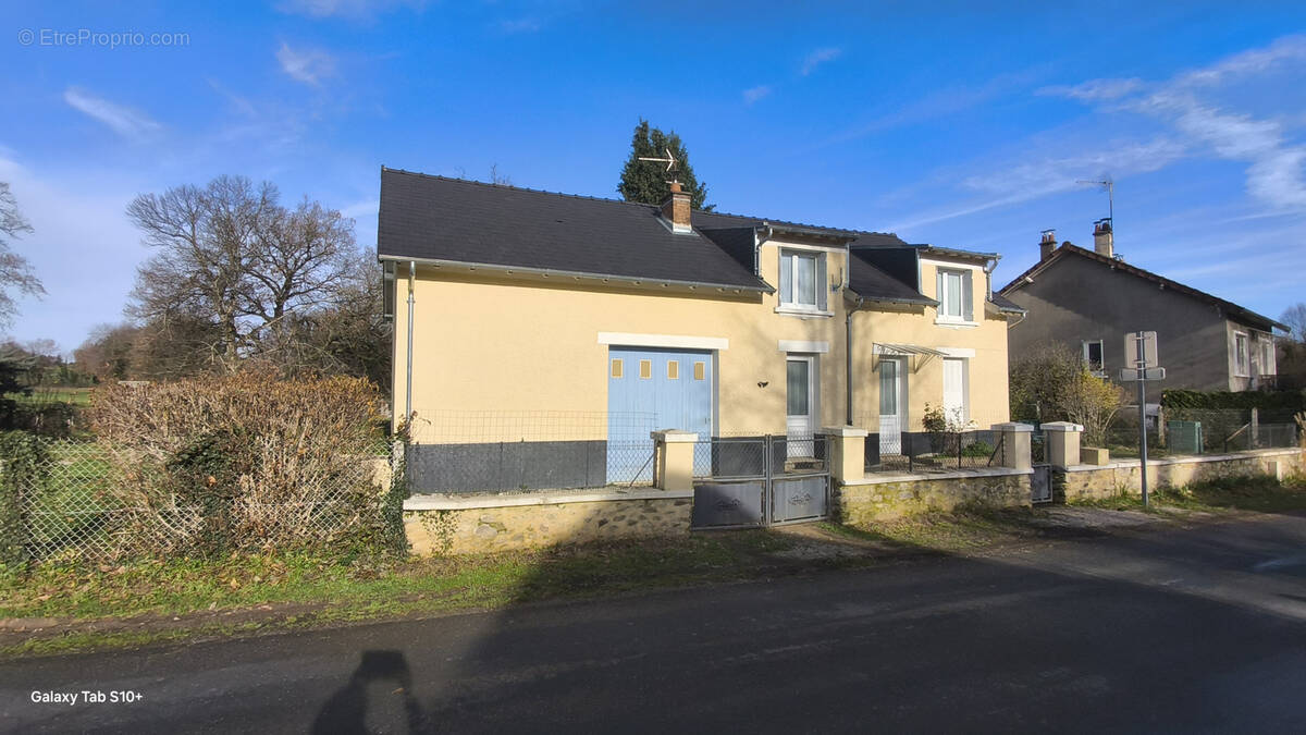 Maison à LA CROISILLE-SUR-BRIANCE