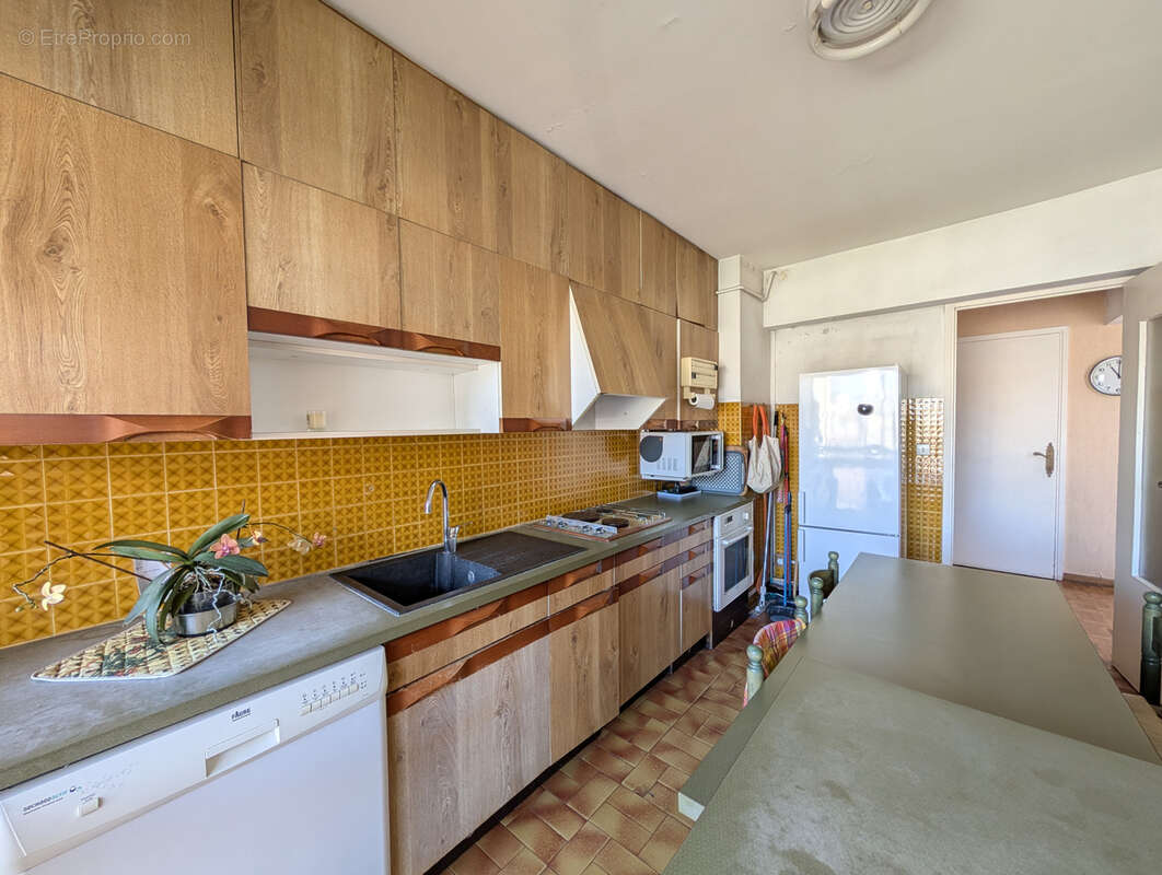 Appartement à MARSEILLE-6E