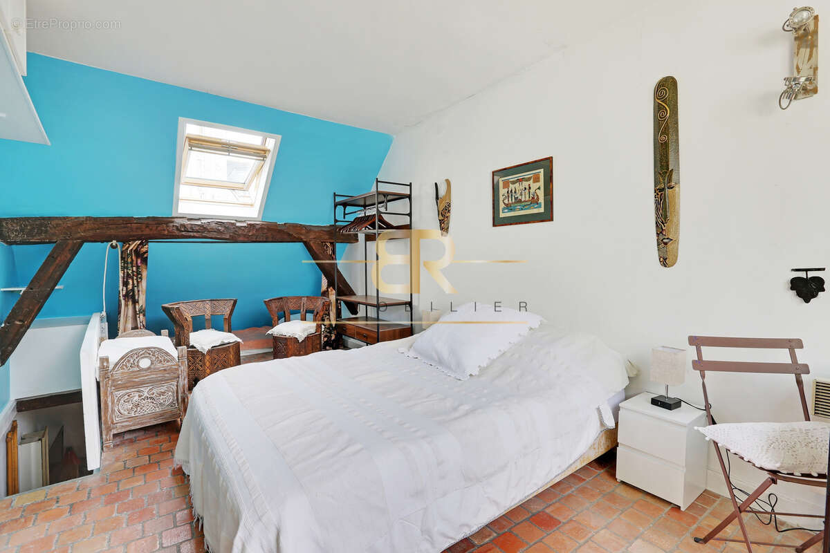 Appartement à PARIS-2E