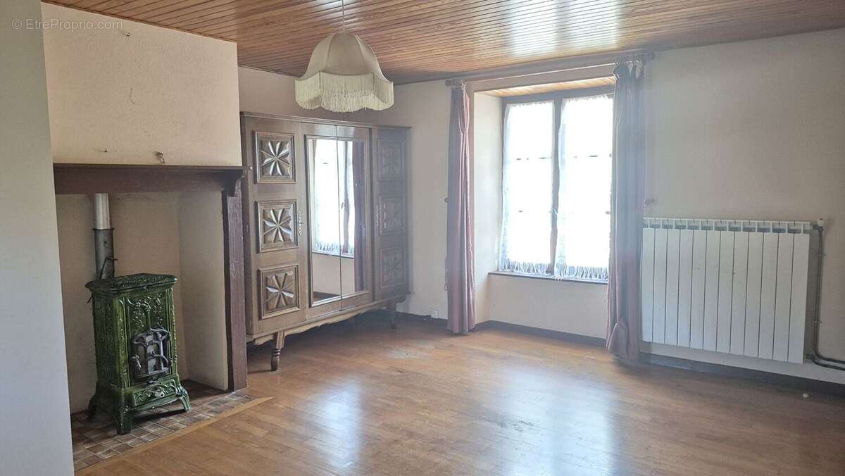 CASTELNAU DE MANDAILLES, maison de Type 3/4 en pierre avec jardin - photo 10