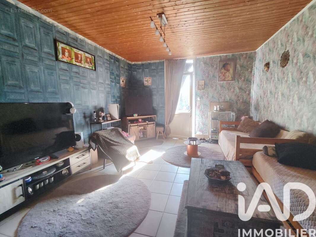 Maison 200 m² à Saint-Seurin-Sur-L'isle  - photo 4