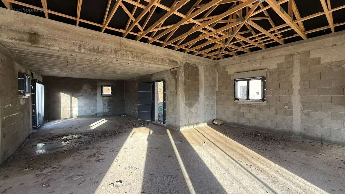 Maison à SANTA-LUCIA-DI-MORIANI