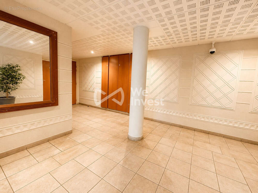 Appartement 81 m² à Le Plessis-Trevise  - photo 3