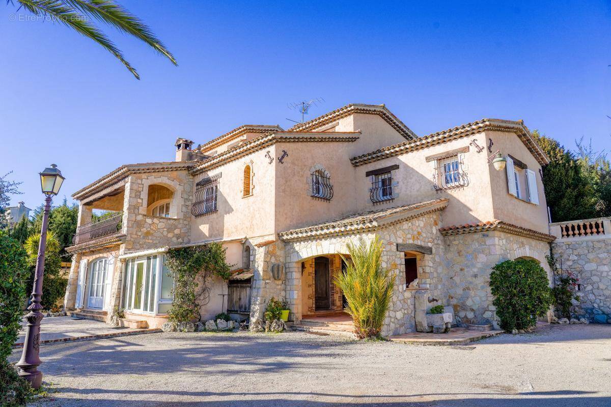 Maison à MOUGINS