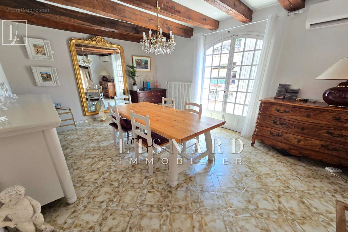 Maison à VALLAURIS