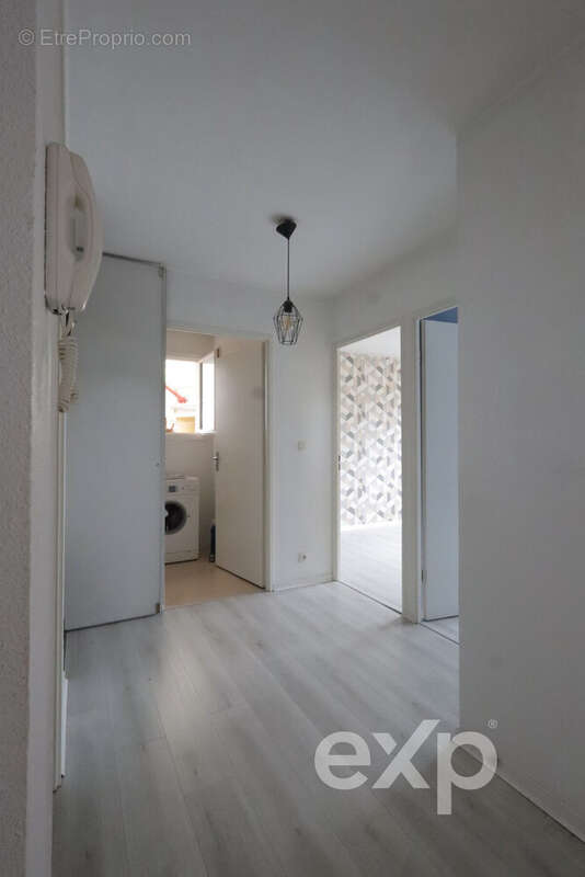 Appartement 64 m² à Cenon  - photo 9