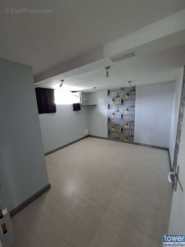 Maison familiale de 110 m2 avec grand séjour lumineux et sous-sol complet - photo 9