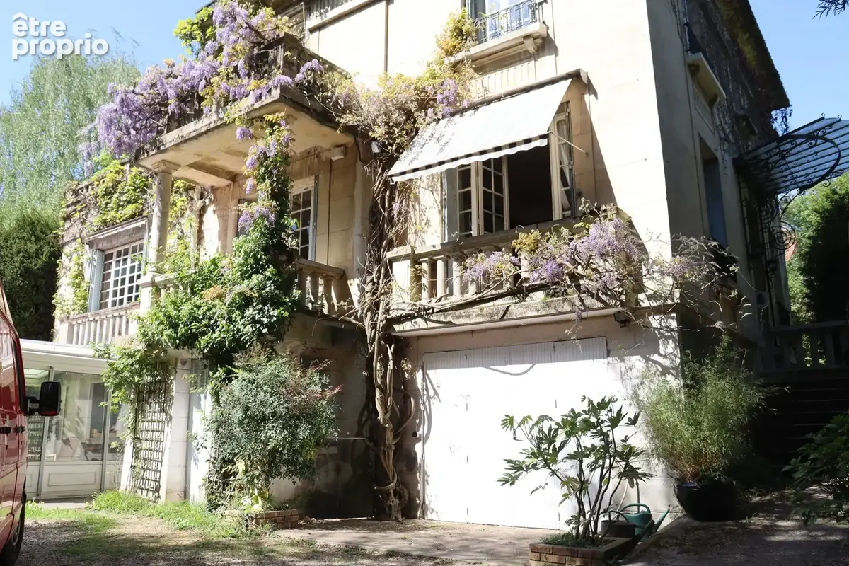 Maison 238 m² à Louveciennes  - photo 2