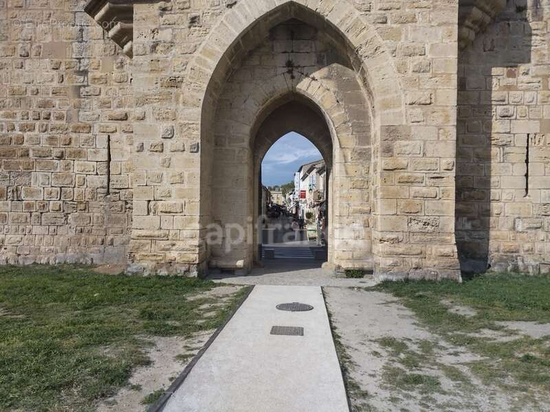 GARD (30) AIGUES-MORTES (30200) à vendre Immeuble mixte de 280 m 2, 1 local commercial 115 m 2 et 3 appartements - photo 14