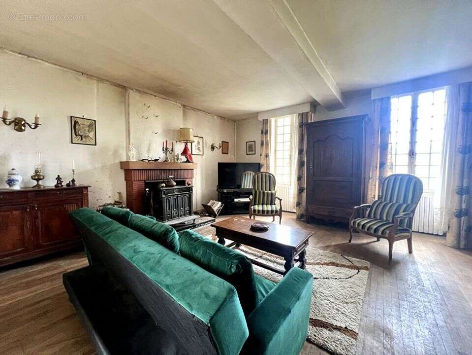 Maison à SAINT-SEVER-DE-SAINTONGE