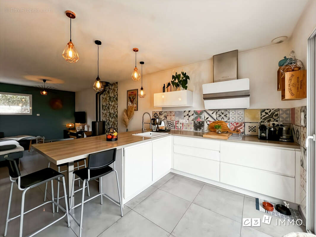 Maison à LAVERNOSE-LACASSE