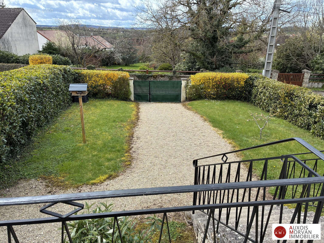 Maison à PRECY-SOUS-THIL