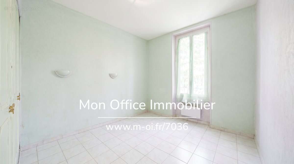 Référence : 7036-CDI. - Grande maison de ville avec cour intérieure et fort potentiel - photo 10
