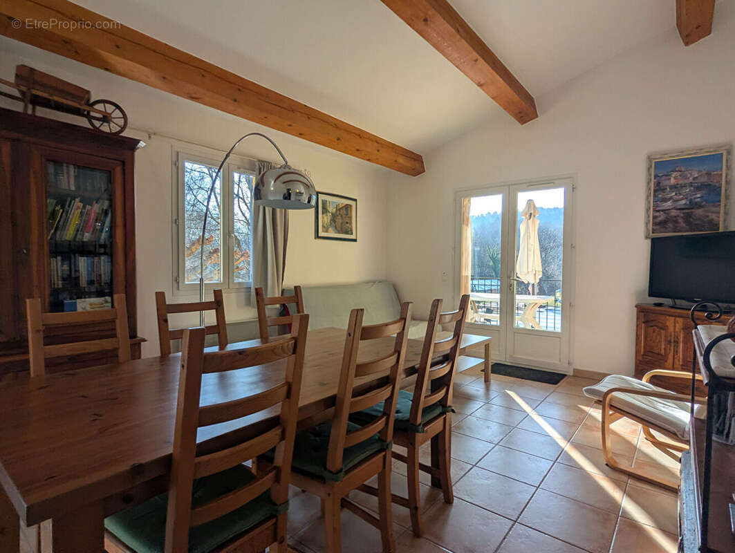 SALERNES propriété de 2 maisons, dépendances, piscine, terrain 8.444 m² - photo 13