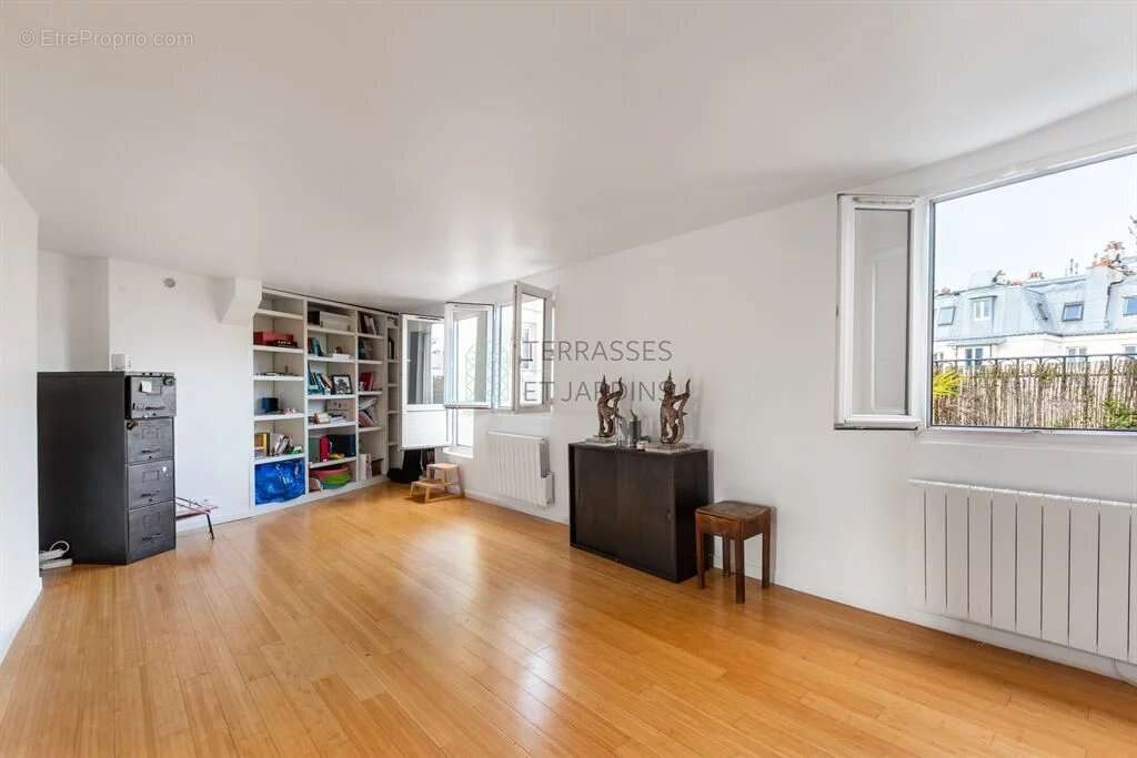 Appartement à PARIS-3E