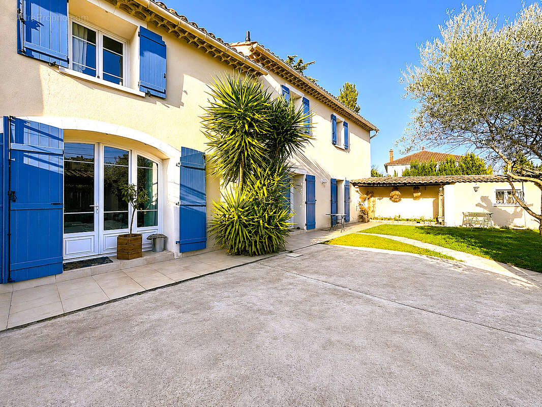 Maison à BOLLENE