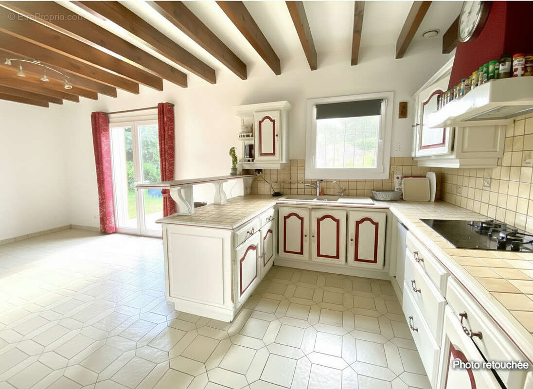 Magnifique maison de 162m2 entièrement rénovée   6 Chambres   Terrain 1 377 m à Davézieux - photo 10