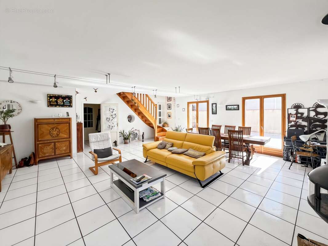 Maison 216 m² à Tournefeuille  - photo 3