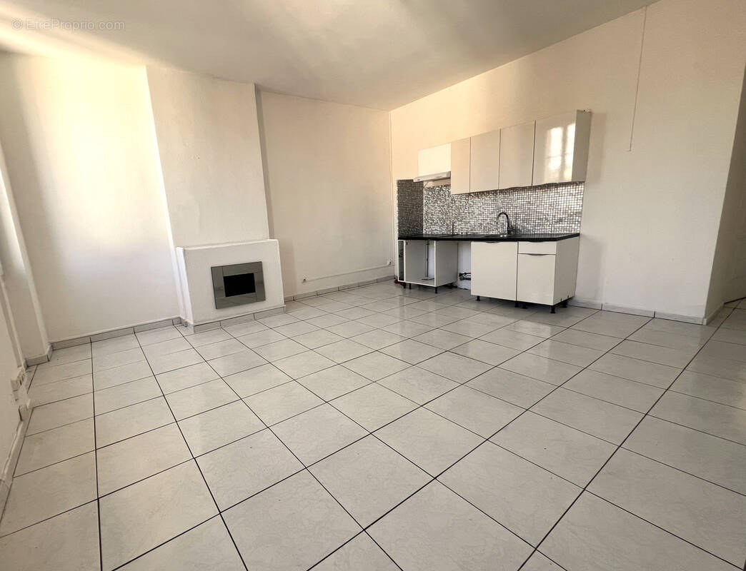 Appartement à MARSEILLE-16E