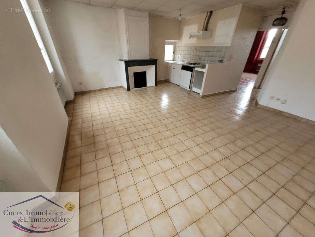 Appartement à CUERS