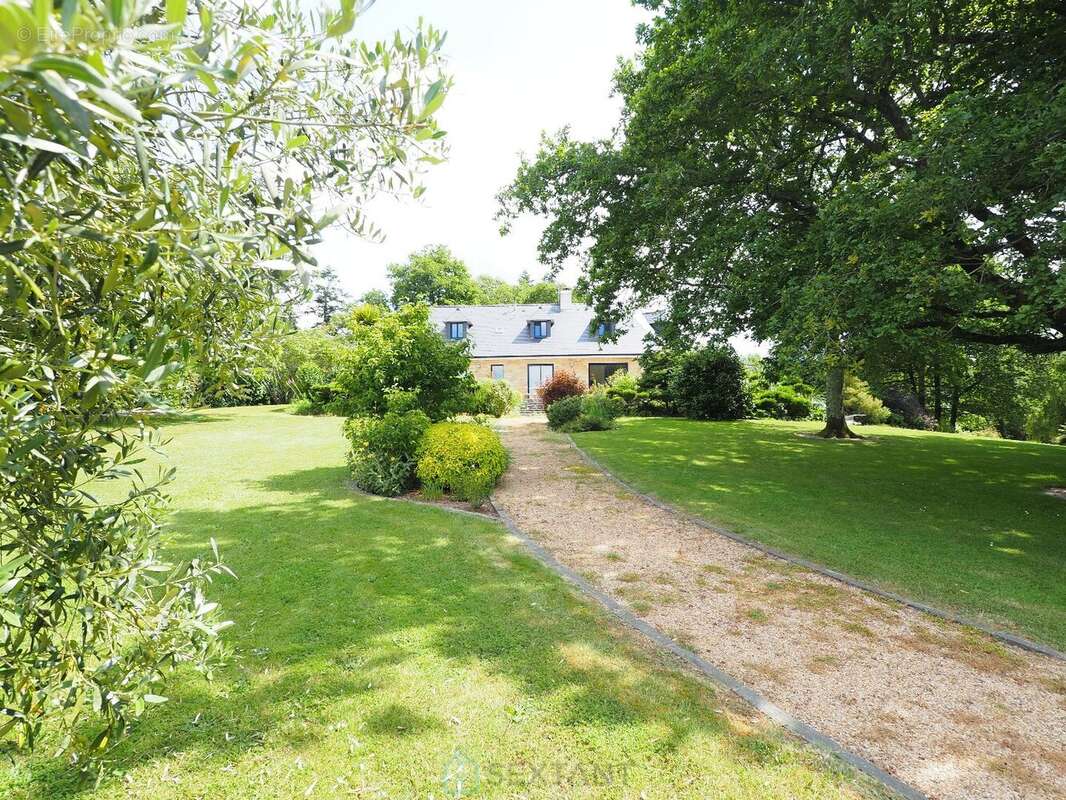 Très belle contemporaine sur 19 000 m² de parc paysager avec dépendance et paddock - photo 3