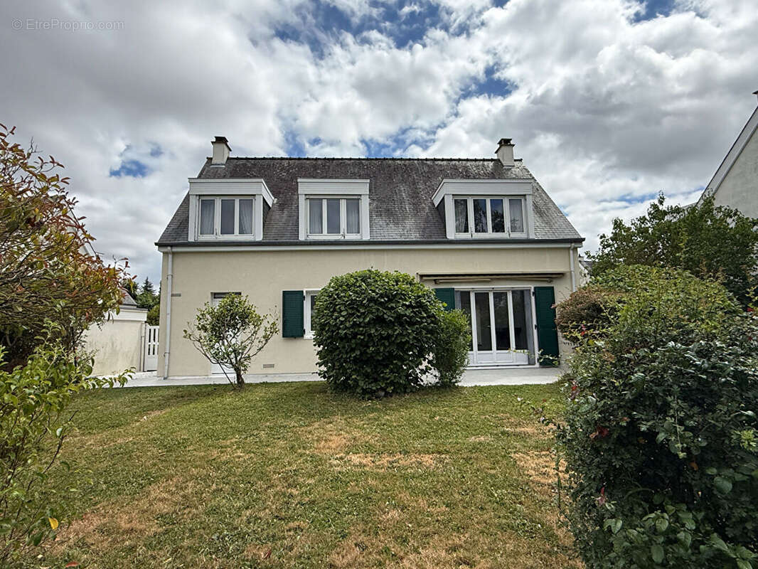 Maison à ELANCOURT