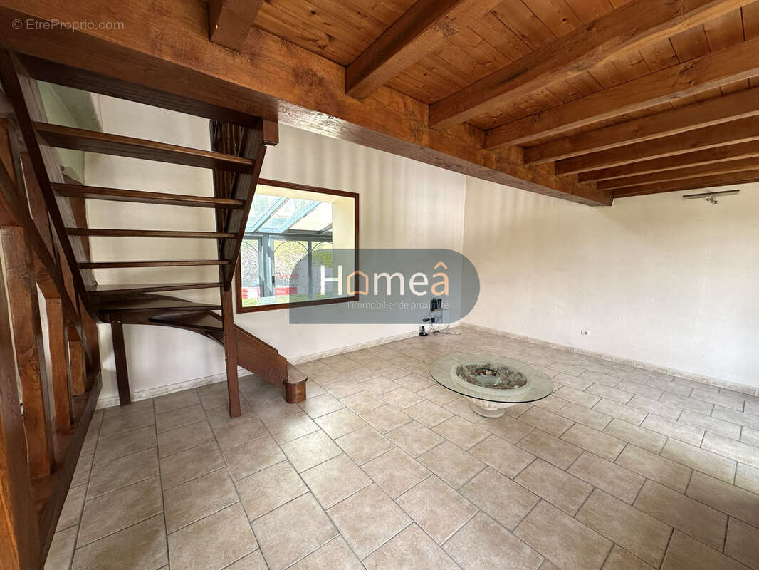 Magnifique propriété de 215 m2 sur 7 769 m2 de terrain - photo 8