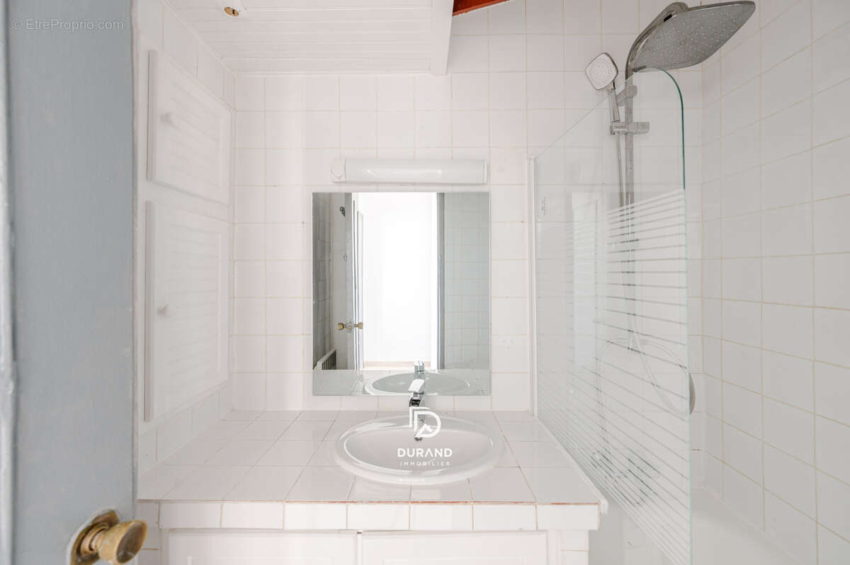 Appartement à MARSEILLE-2E