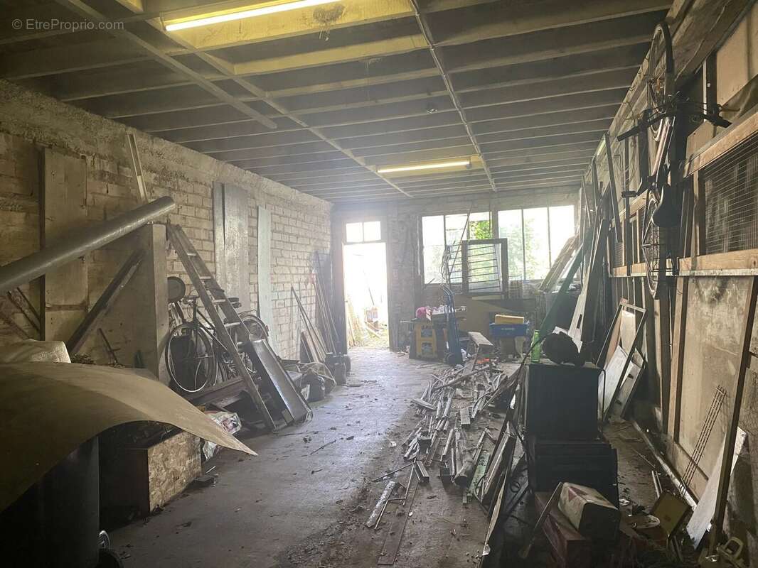 Belle maison de 4 chambres avec jardin et garage dans le centre de Bellac - photo 11