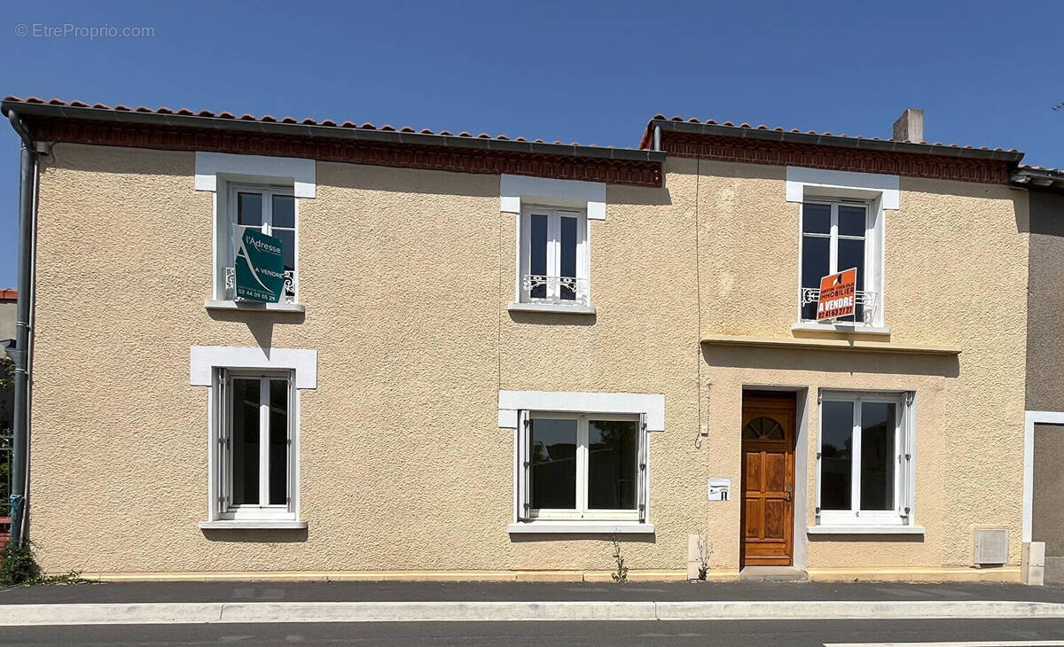 Maison à LA CHAUSSAIRE