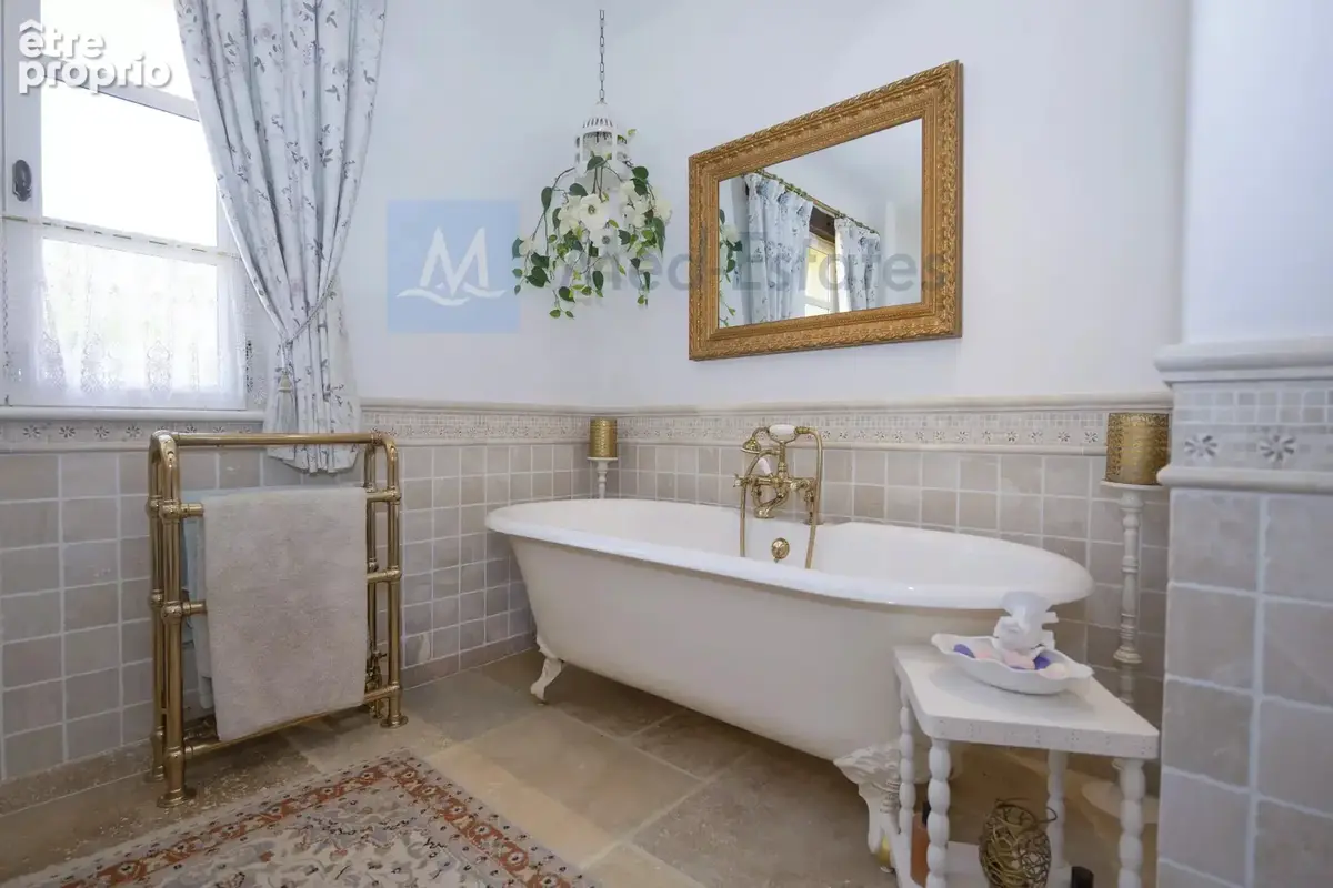 Superbe maison en pierre située à quelques minutes à pied du village de Plan de la Tour. - photo 35