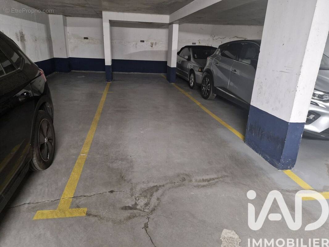 Photo 1 - Parking à CLAMART
