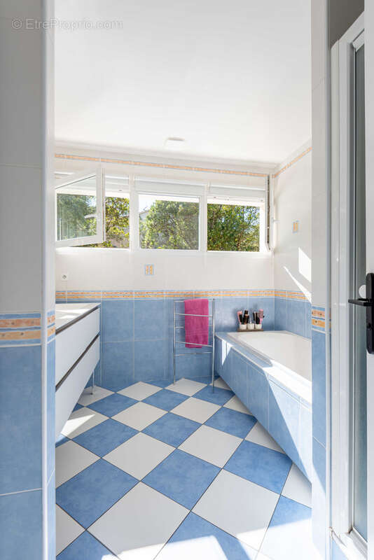 Maison à CAMBLANES-ET-MEYNAC