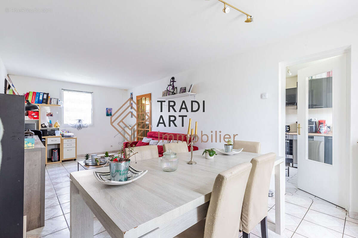 Maison à SAINTE-GENEVIEVE-DES-BOIS