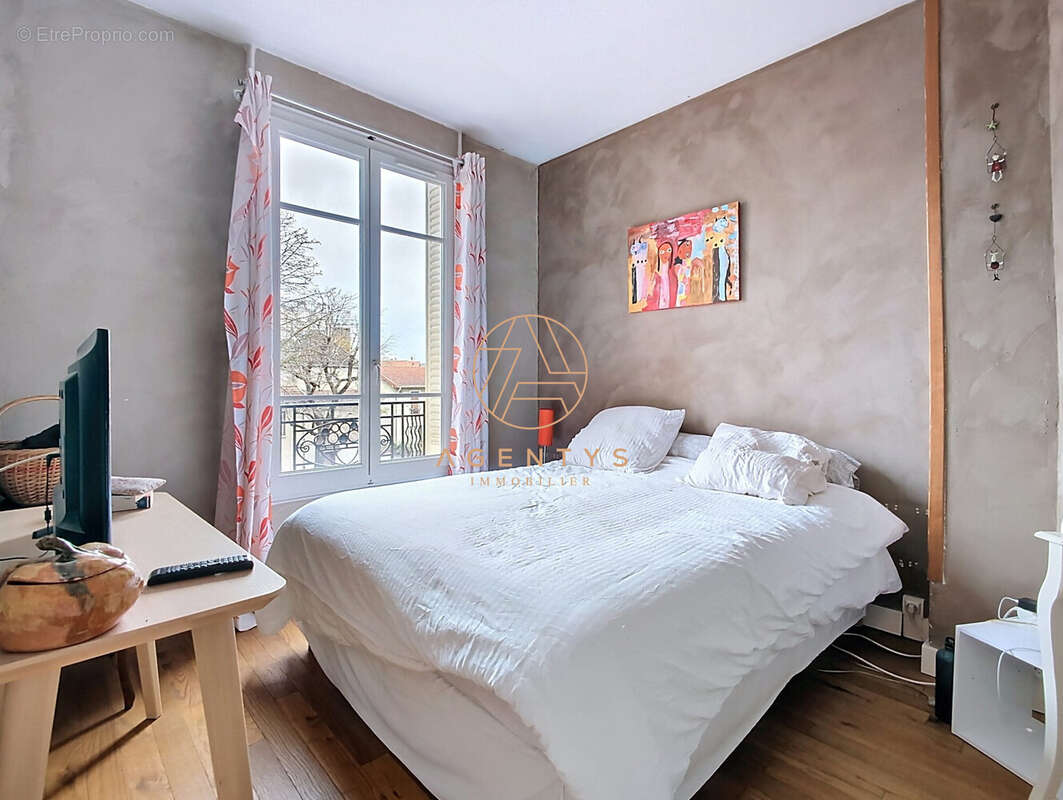 Appartement à SAINT-MAUR-DES-FOSSES