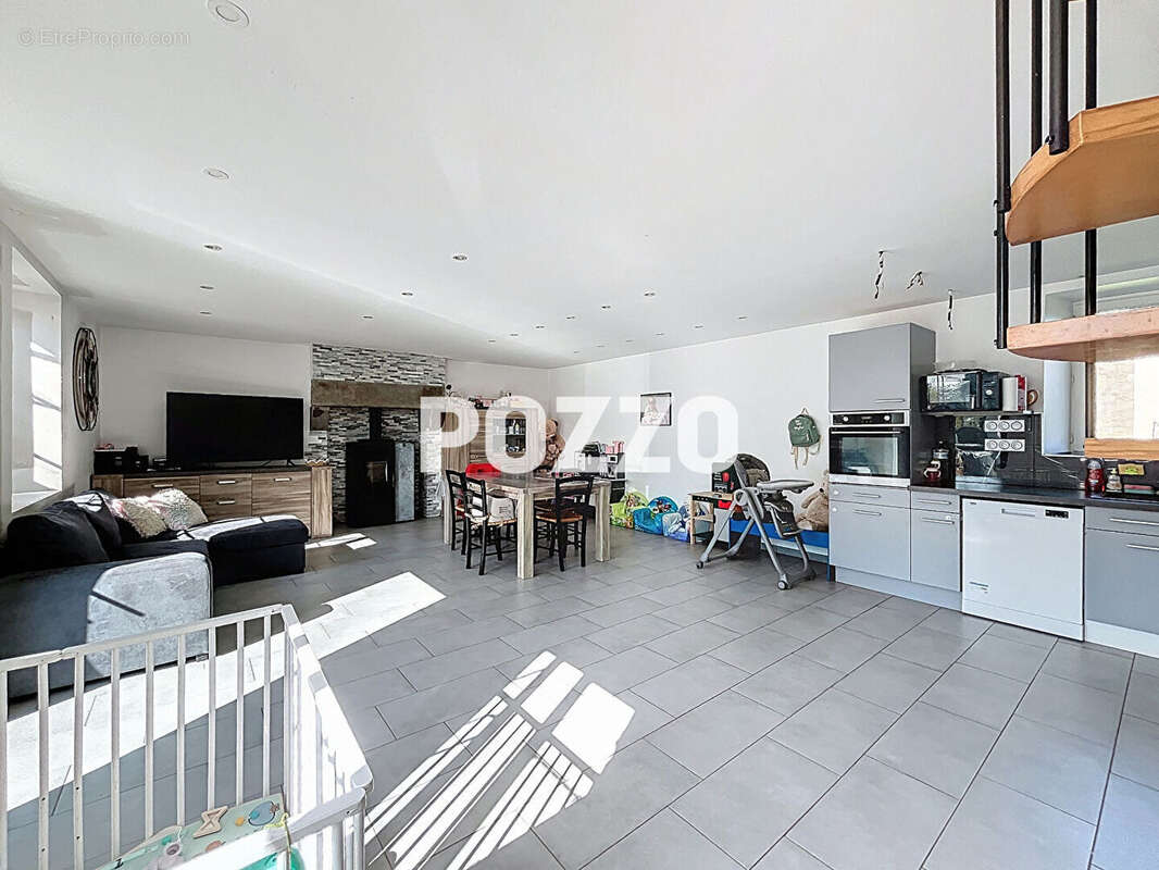 Maison à LE TEILLEUL