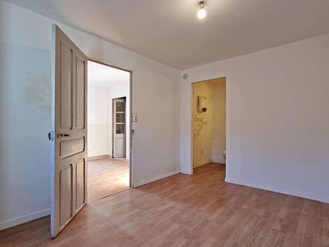 Maison à LE COLLET-DE-DEZE