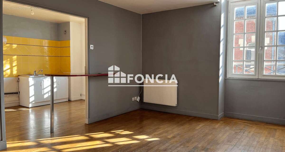 Appartement à LA FERE