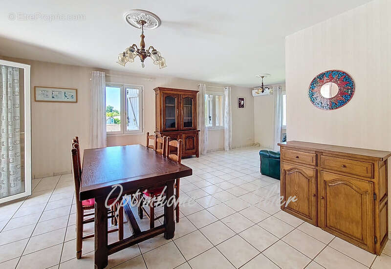 Maison à MONTAIGU-DE-QUERCY