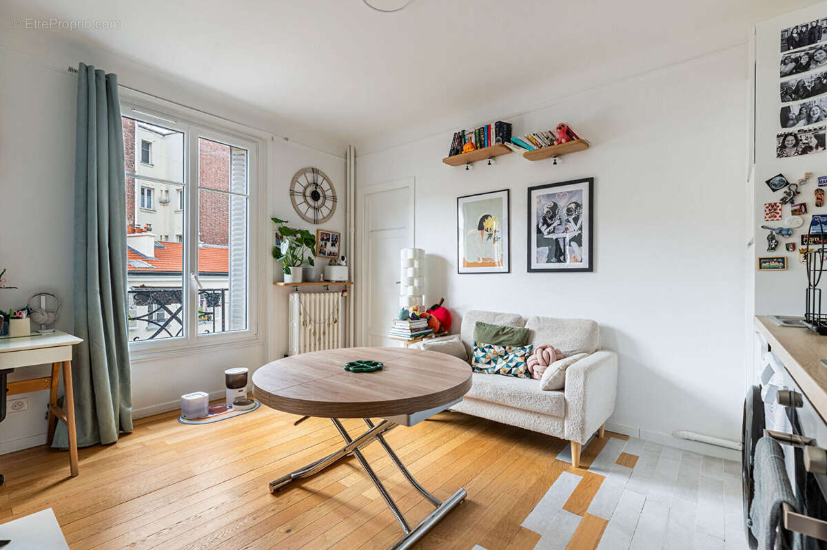 Appartement à PARIS-15E
