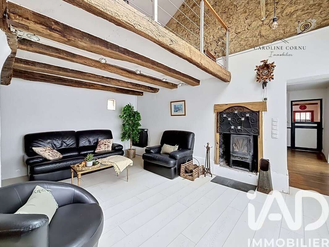 Maison 158 m² à Vert-Le-Petit  - photo 4