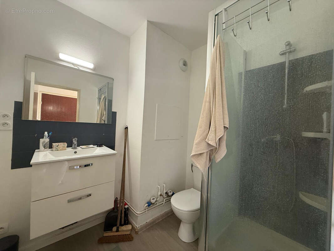 À vendre   Studio rénové au centre de Saint-Louis, proche gare - photo 7
