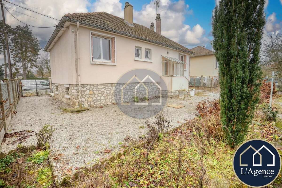 Maison à CHATEAUNEUF-EN-THYMERAIS