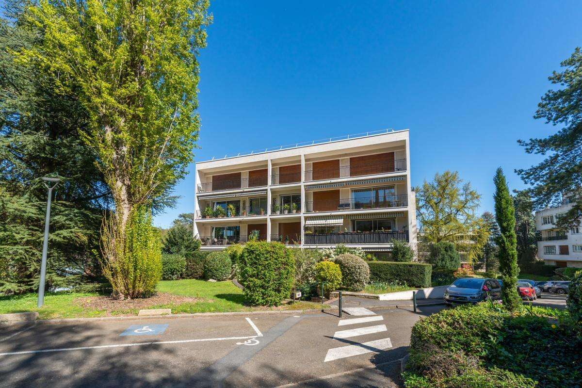 Appartement à VILLE-D'AVRAY