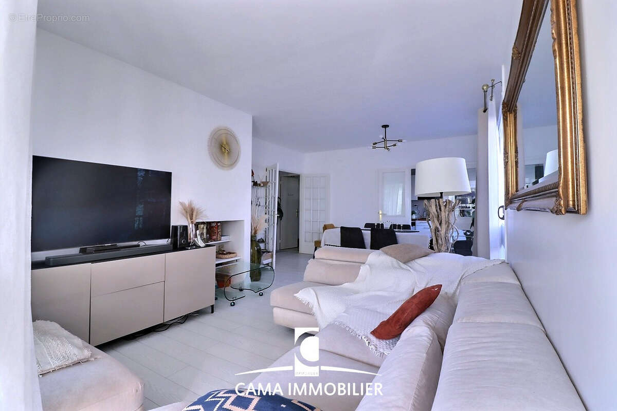 Appartement à FONTENAY-LE-FLEURY